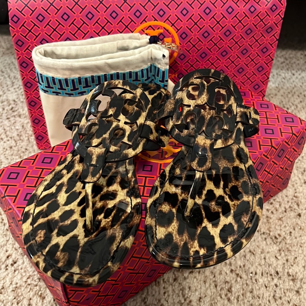 Tory Burch Millers 9.5